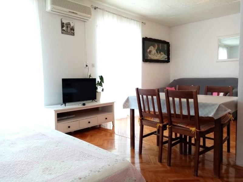 Apartmani Jela Makarska Exterior photo