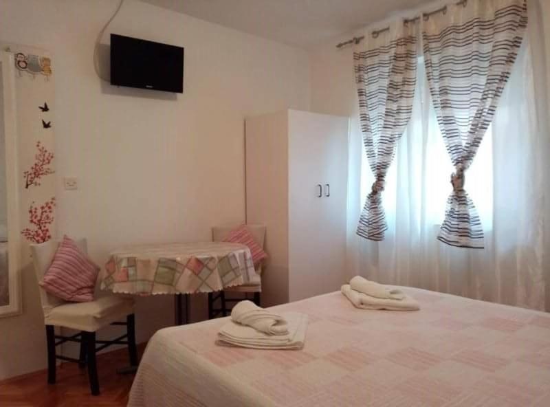 Apartmani Jela Makarska Exterior photo