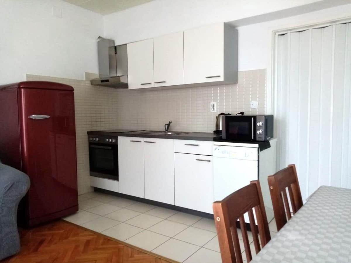 Apartmani Jela Makarska Exterior photo
