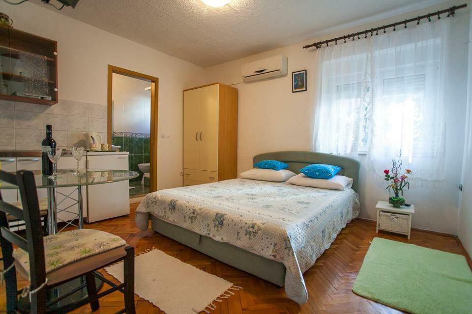 Apartmani Jela Makarska Exterior photo