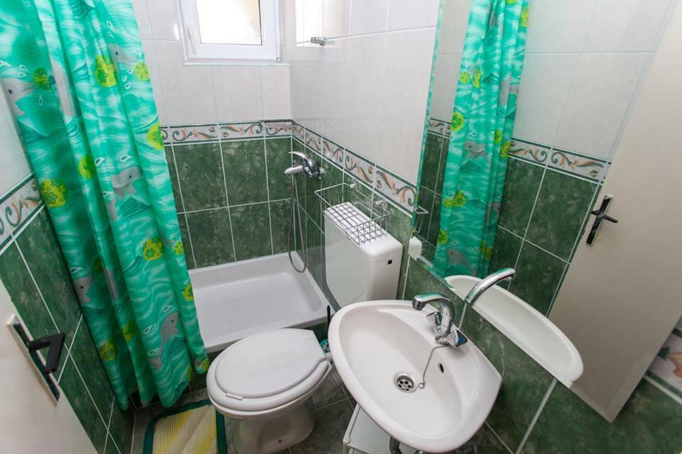Apartmani Jela Makarska Exterior photo