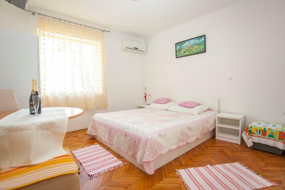 Apartmani Jela Makarska Exterior photo