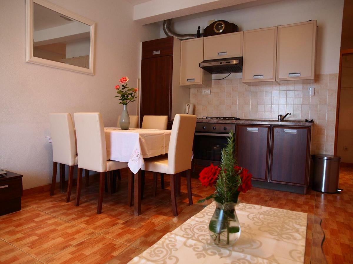 Apartmani Jela Makarska Exterior photo
