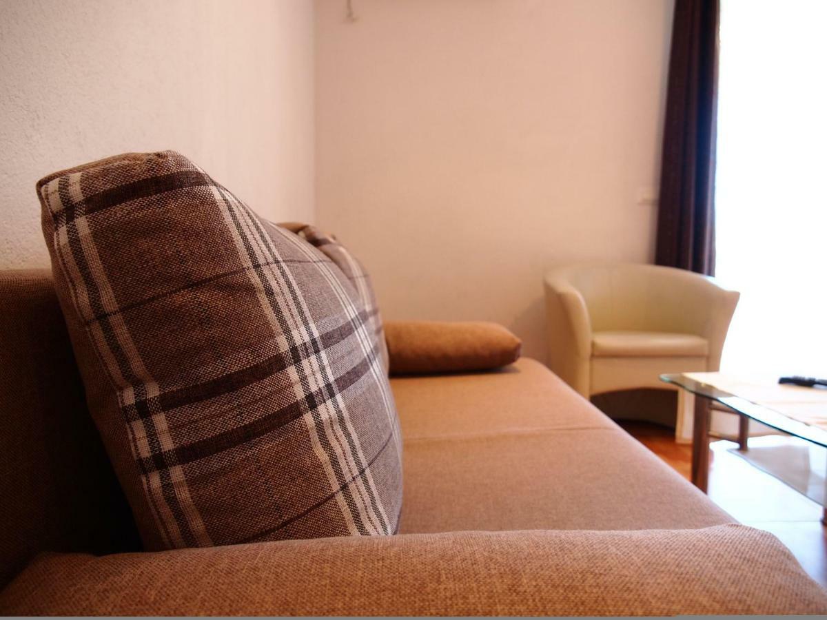 Apartmani Jela Makarska Exterior photo