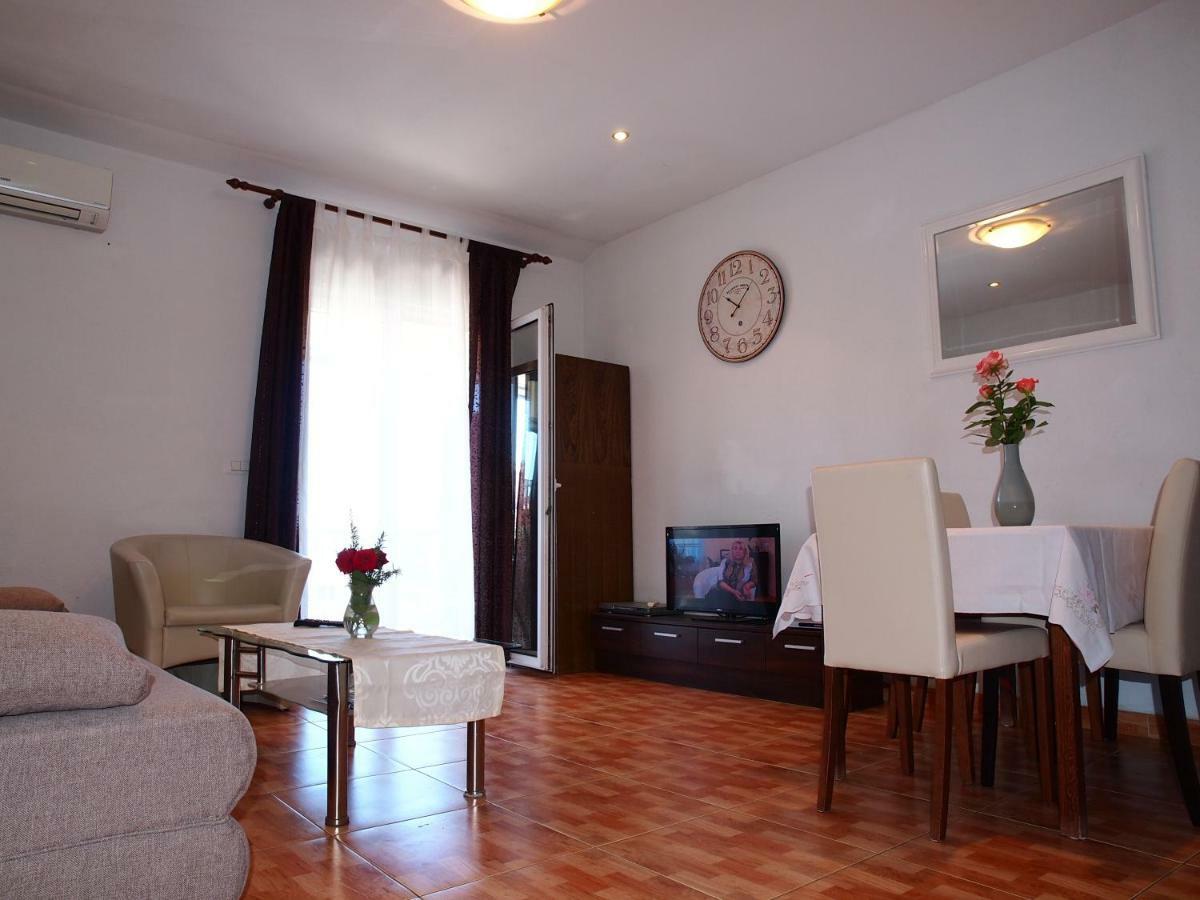 Apartmani Jela Makarska Exterior photo