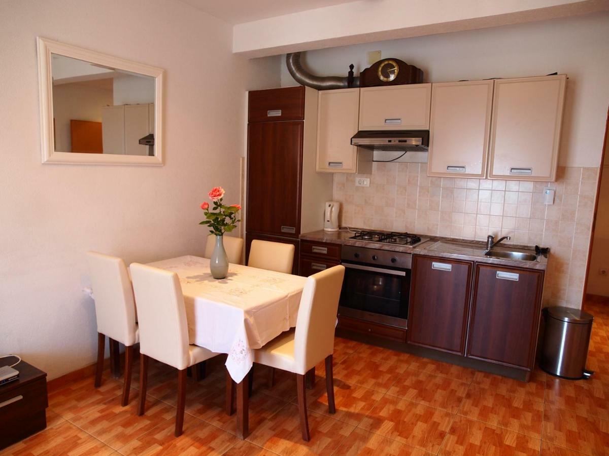 Apartmani Jela Makarska Exterior photo